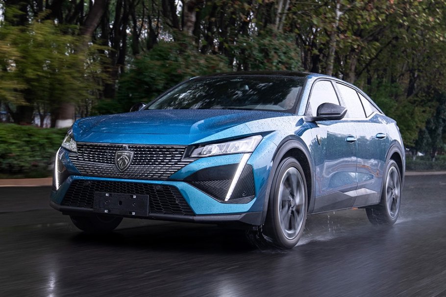 Peugeot 408X exterior