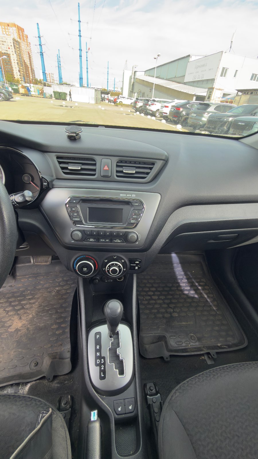 Kia Rio, 2013 — Салон