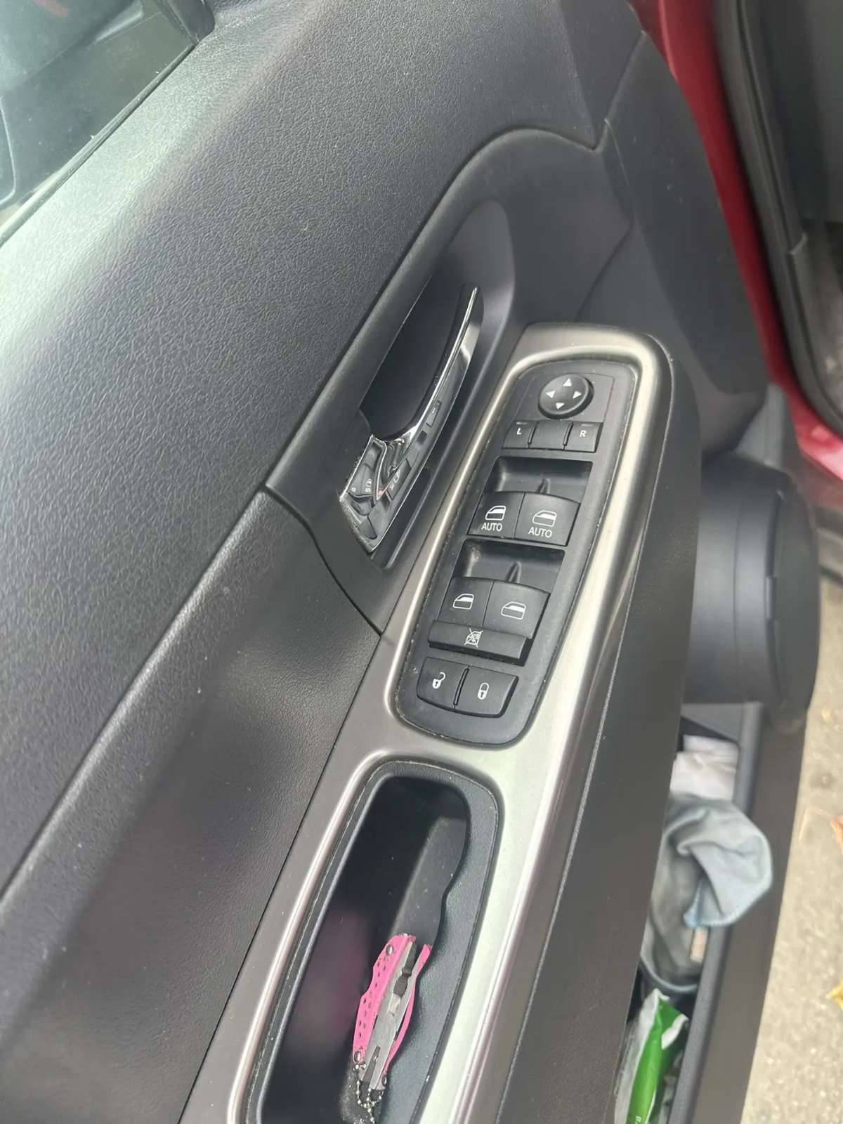 Jeep СНЕRОКЕЕ LIМIТЕD ЕDIТIОN, 2012 — Салон