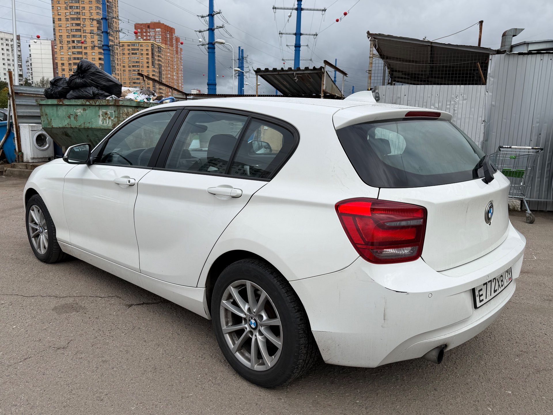 BMW 116I, 2012 — Снаружи