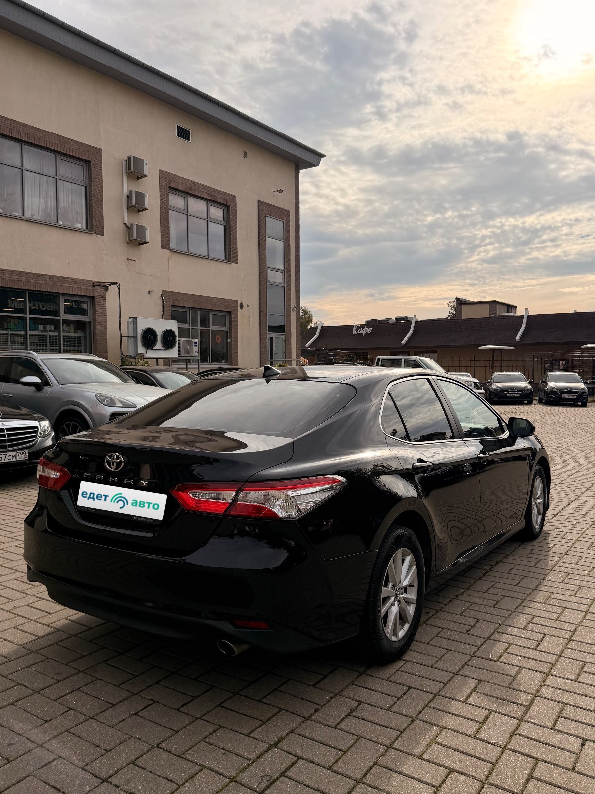 Toyota Camry, 2019 — Снаружи