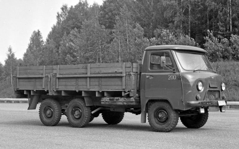 УАЗ-452К: экспериментальная трёхосная «Буханка» с приводом 6×6