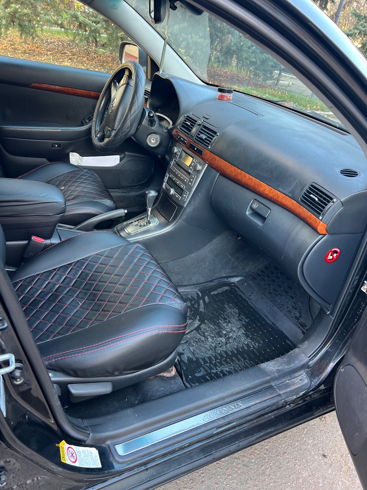 Toyota Avensis, 2008 — Салон