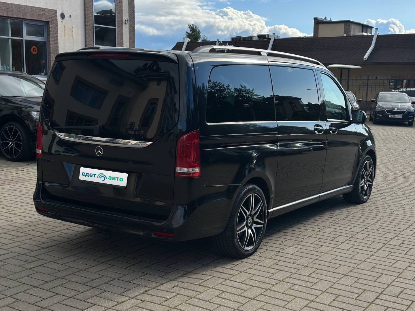 Mercedes-Benz V220D 4МАТIС, 2021 — Снаружи
