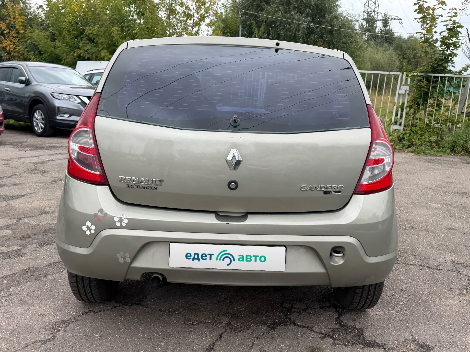 Renault Sandero, 2011 — Снаружи