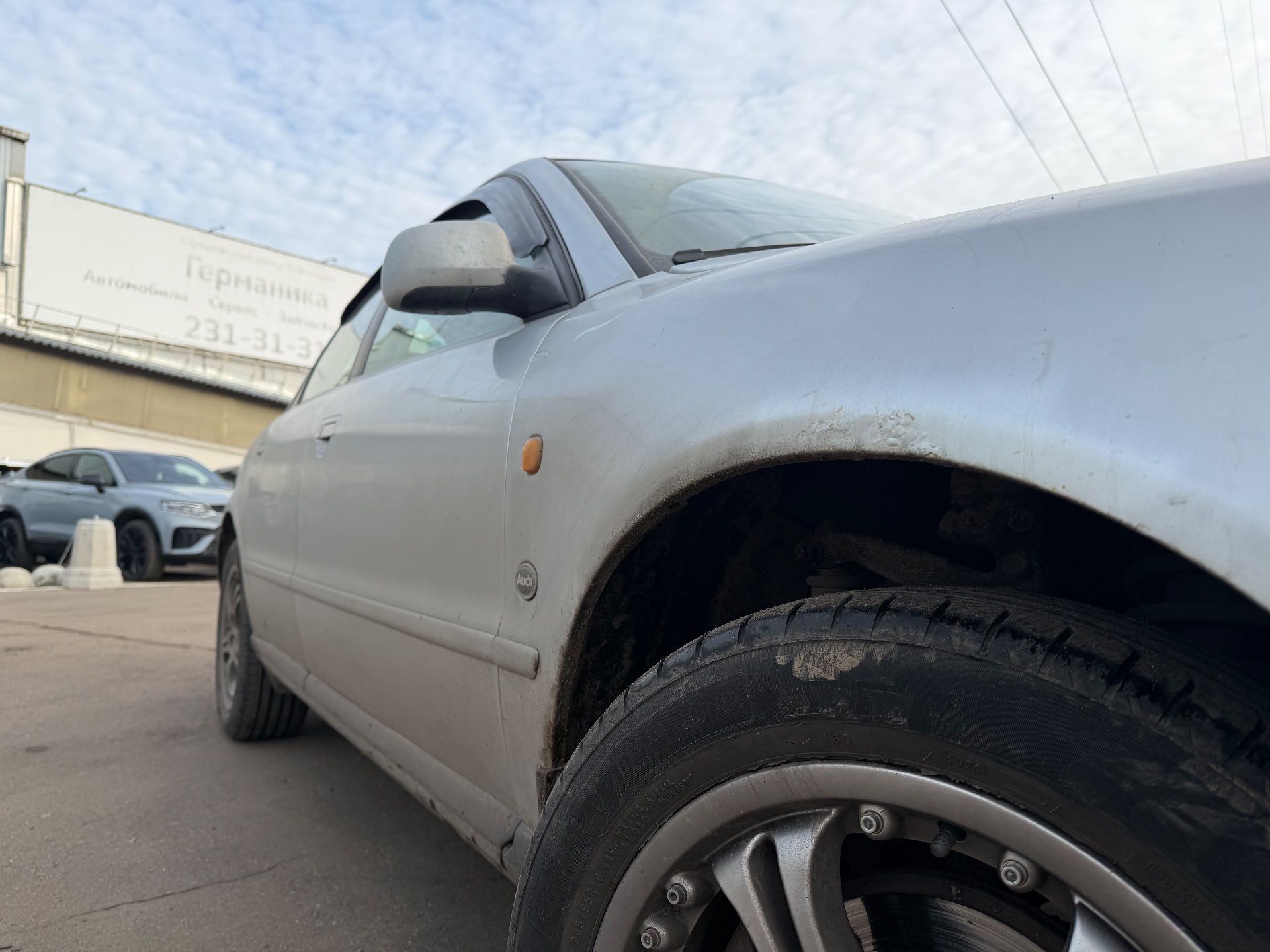 Audi A4, 1997 — Снаружи