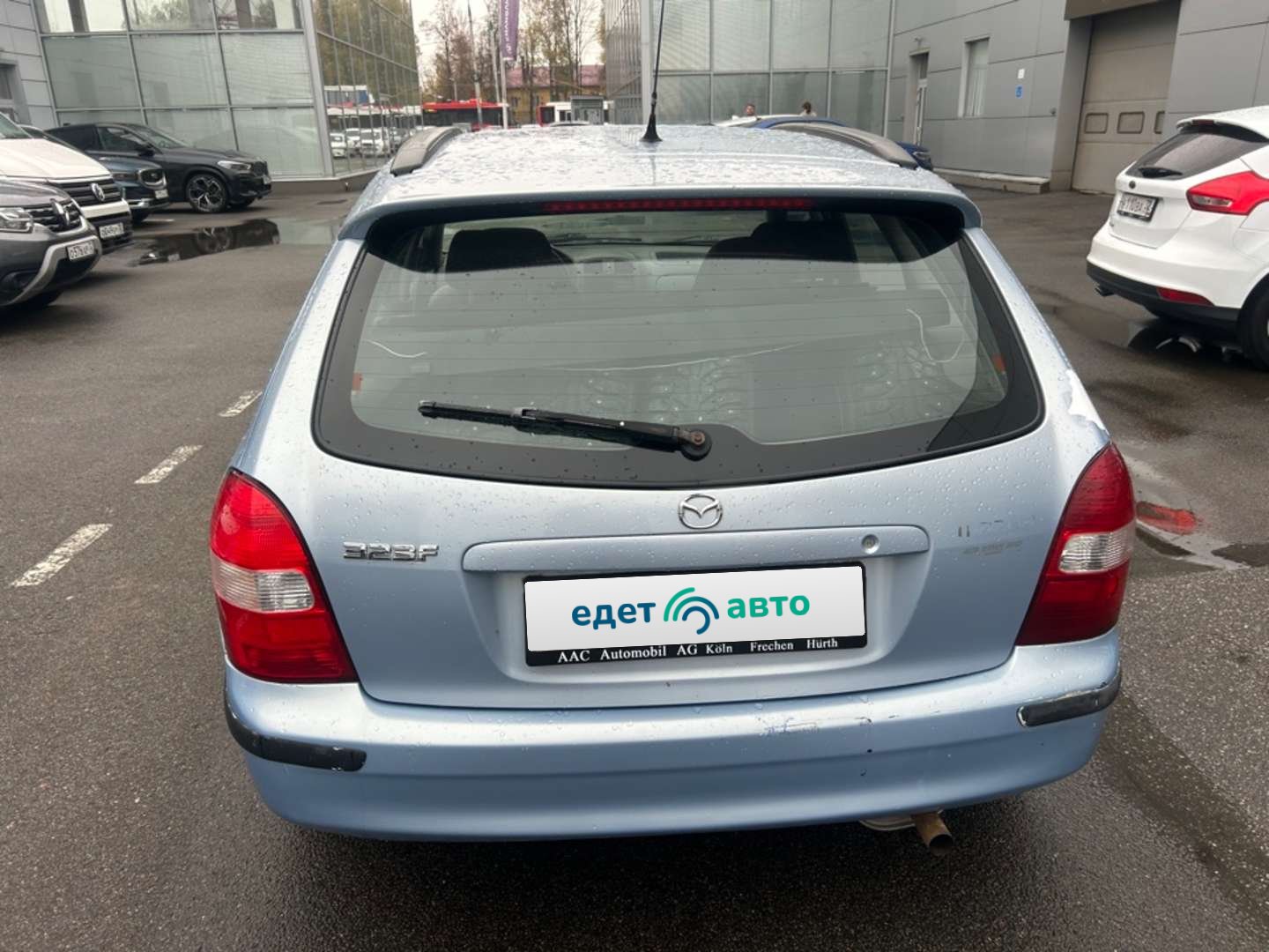 Mazda 323, 1999 — Снаружи