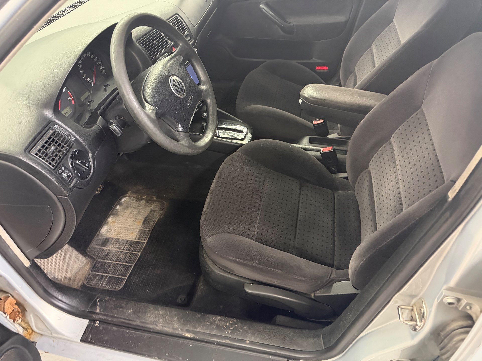 Volkswagen Golf, 1998 — Салон