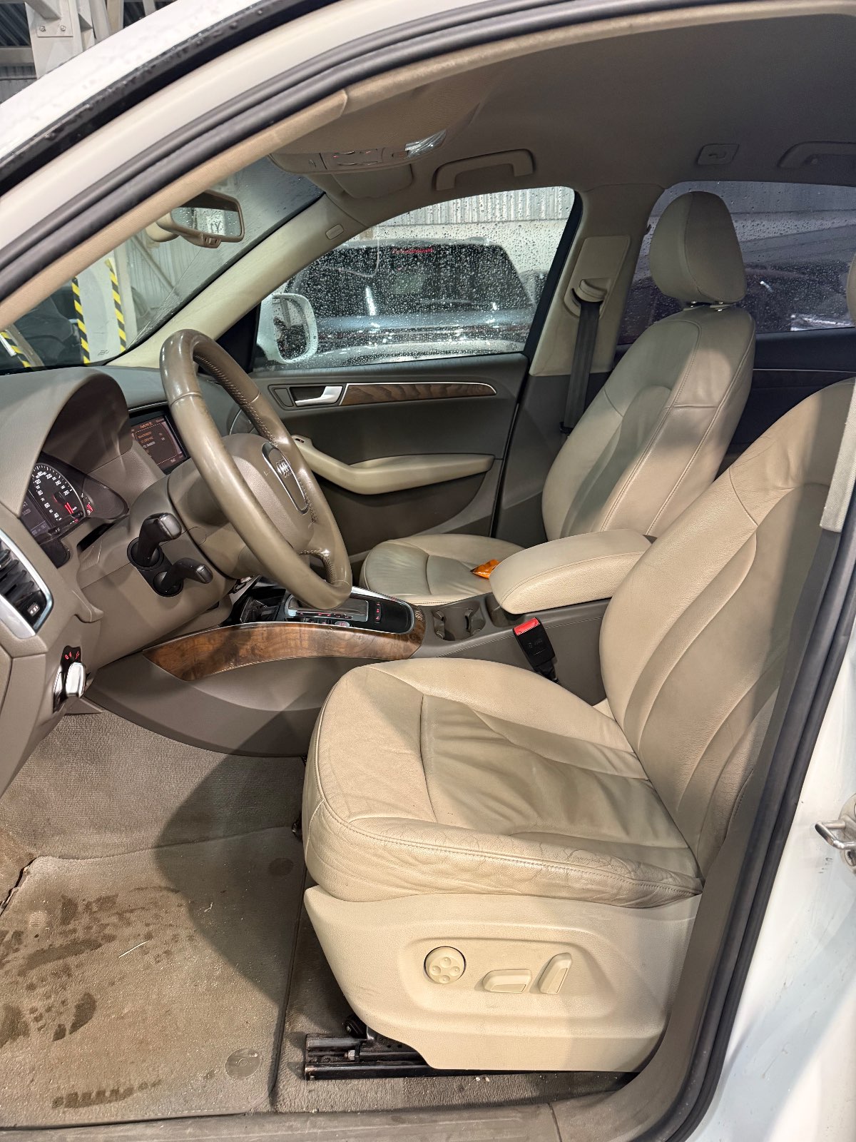 Audi Q5, 2010 — Салон