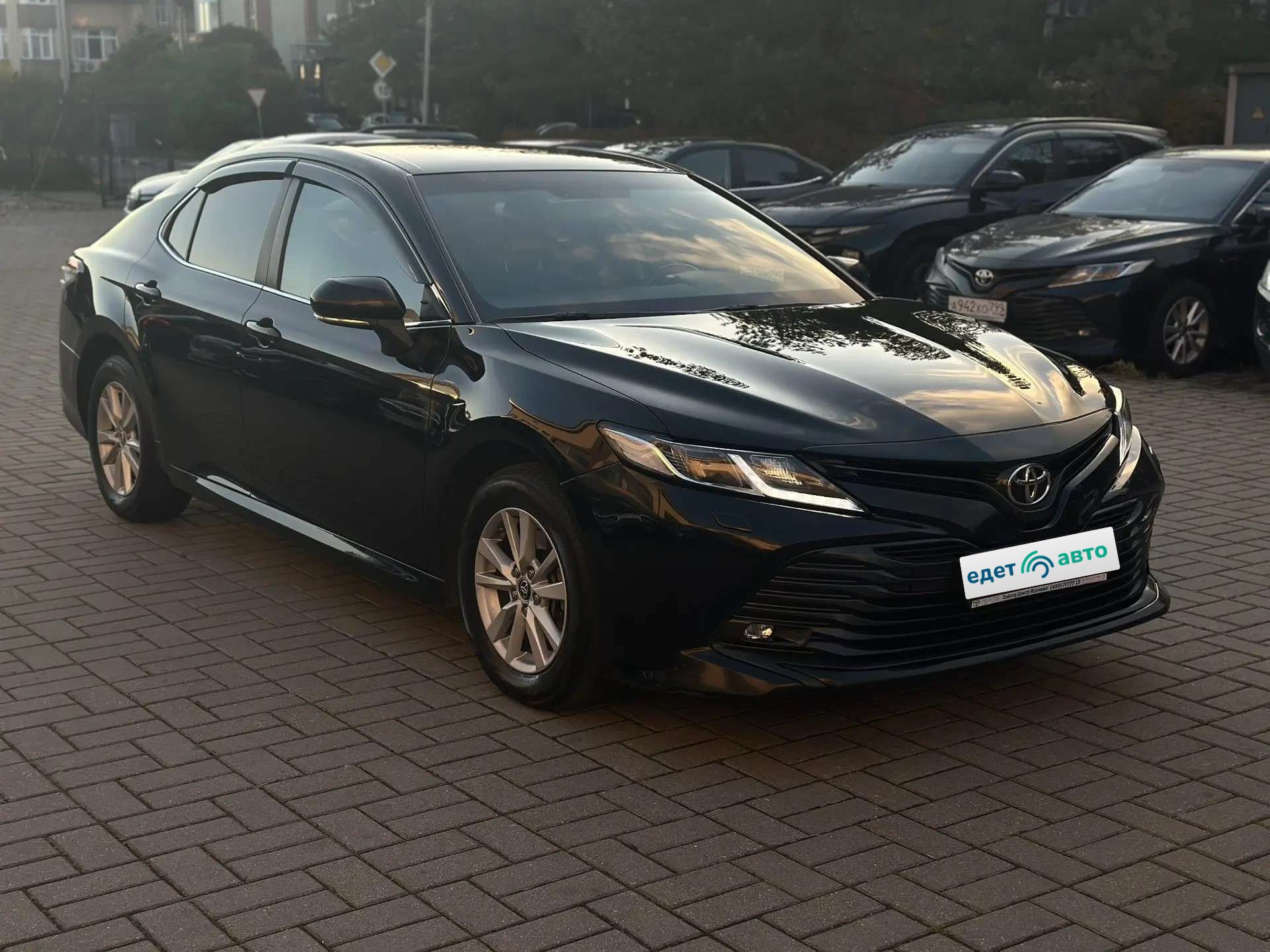 Toyota Camry, 2020 — Снаружи