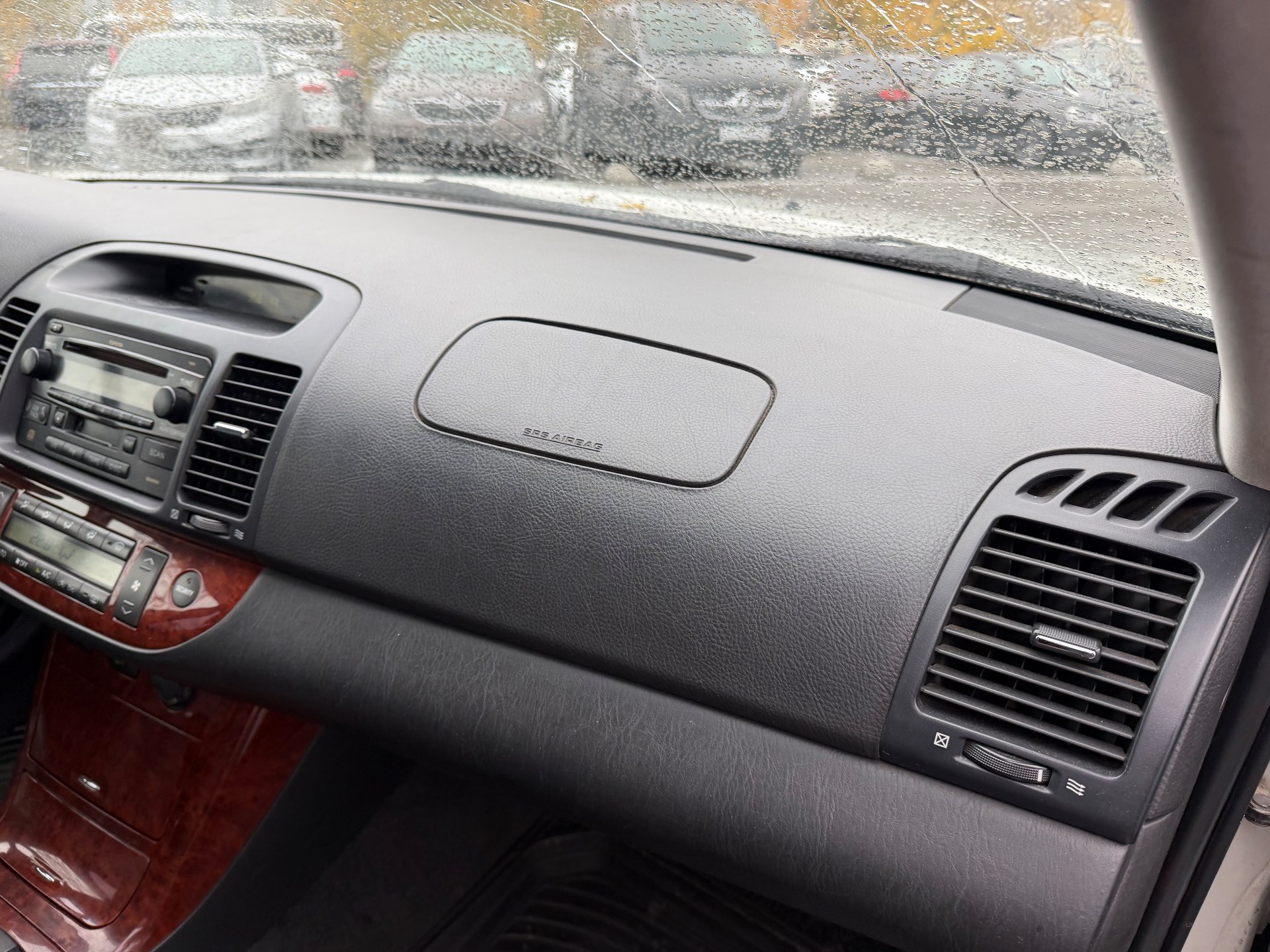Toyota Camry, 2004 — Салон