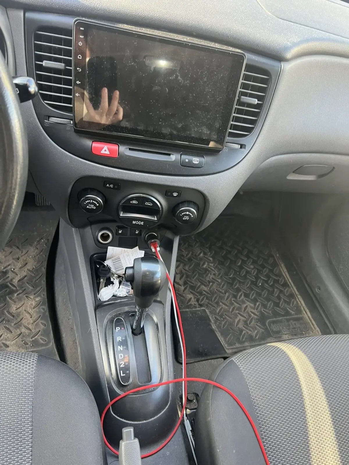 Kia Rio, 2010 — Салон