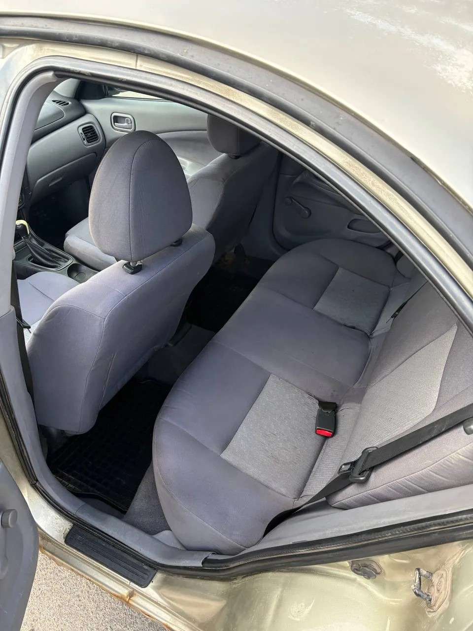 Nissan Almera, 2003 — Салон