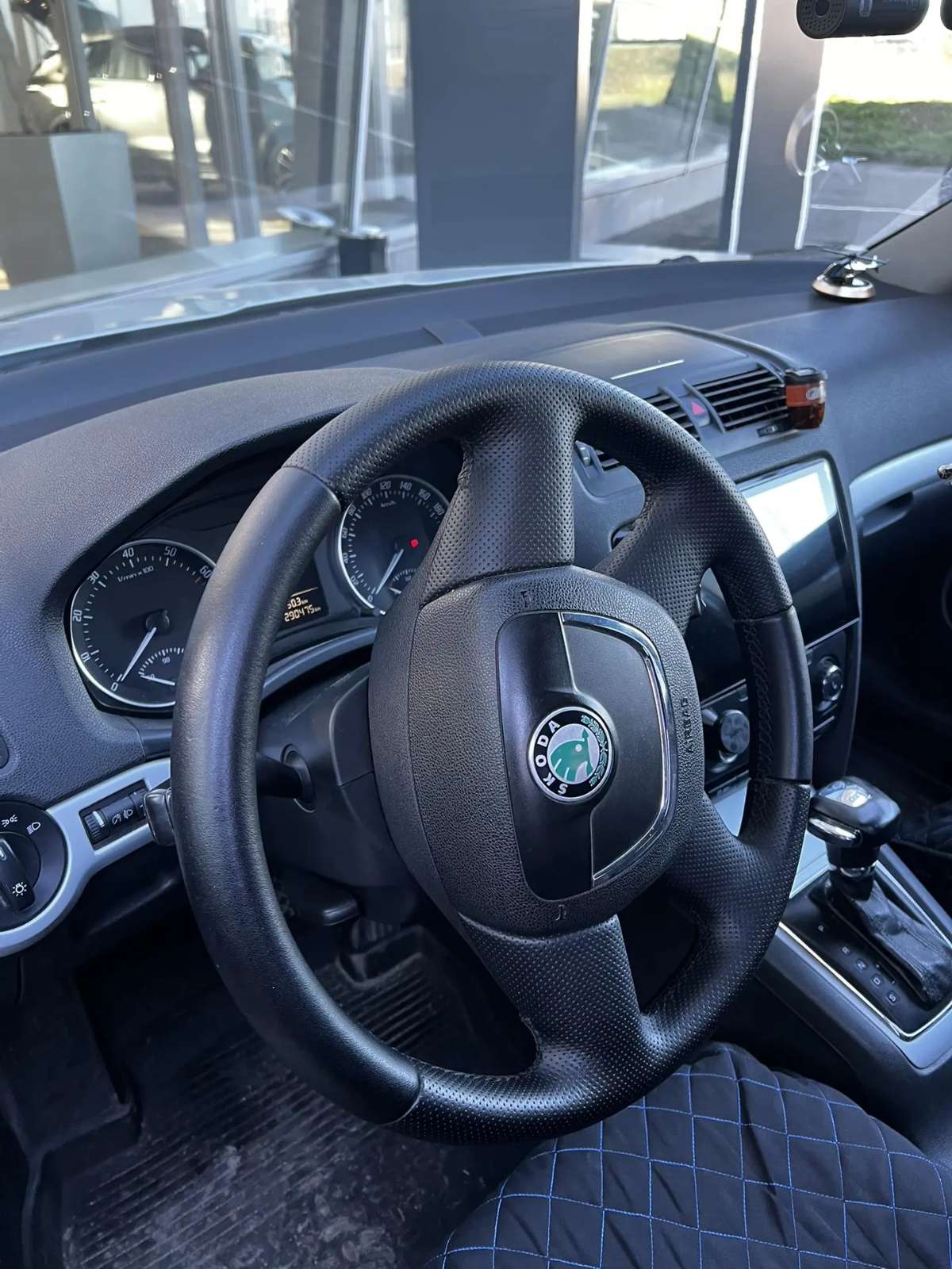 Skoda Octavia, 2011 — Салон