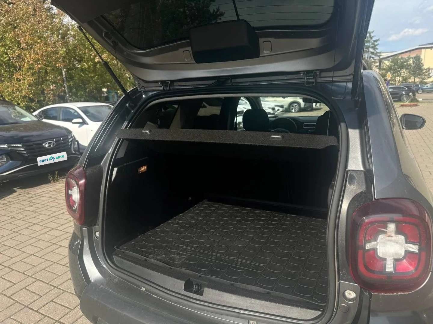 Renault Duster, 2022 — Салон