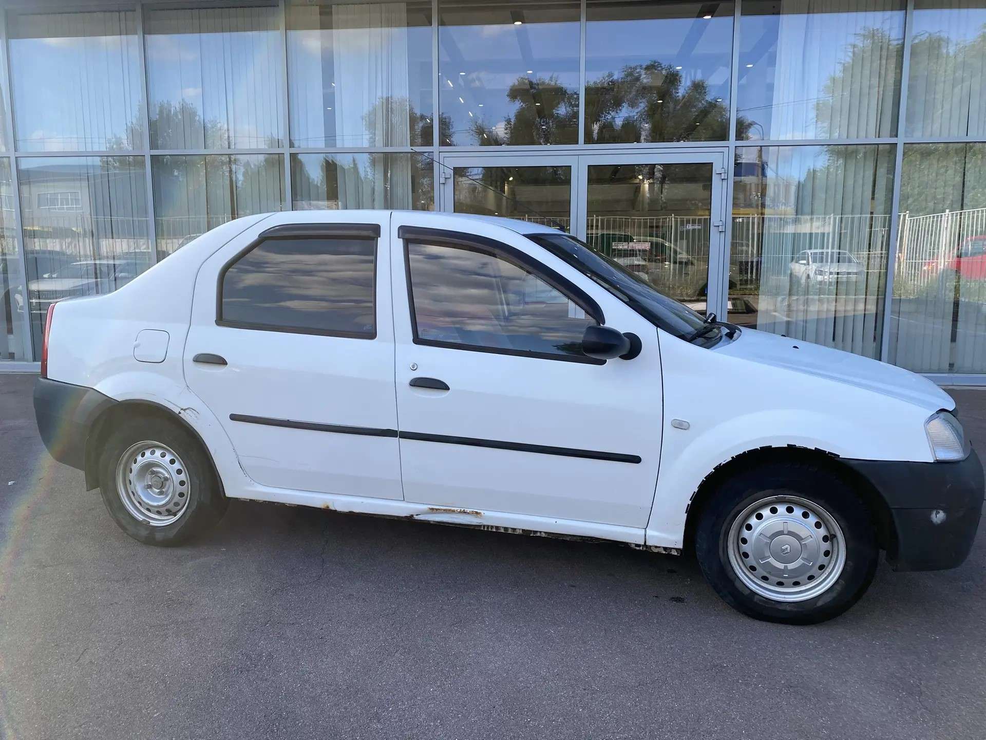 Renault Logan, 2007 — Снаружи