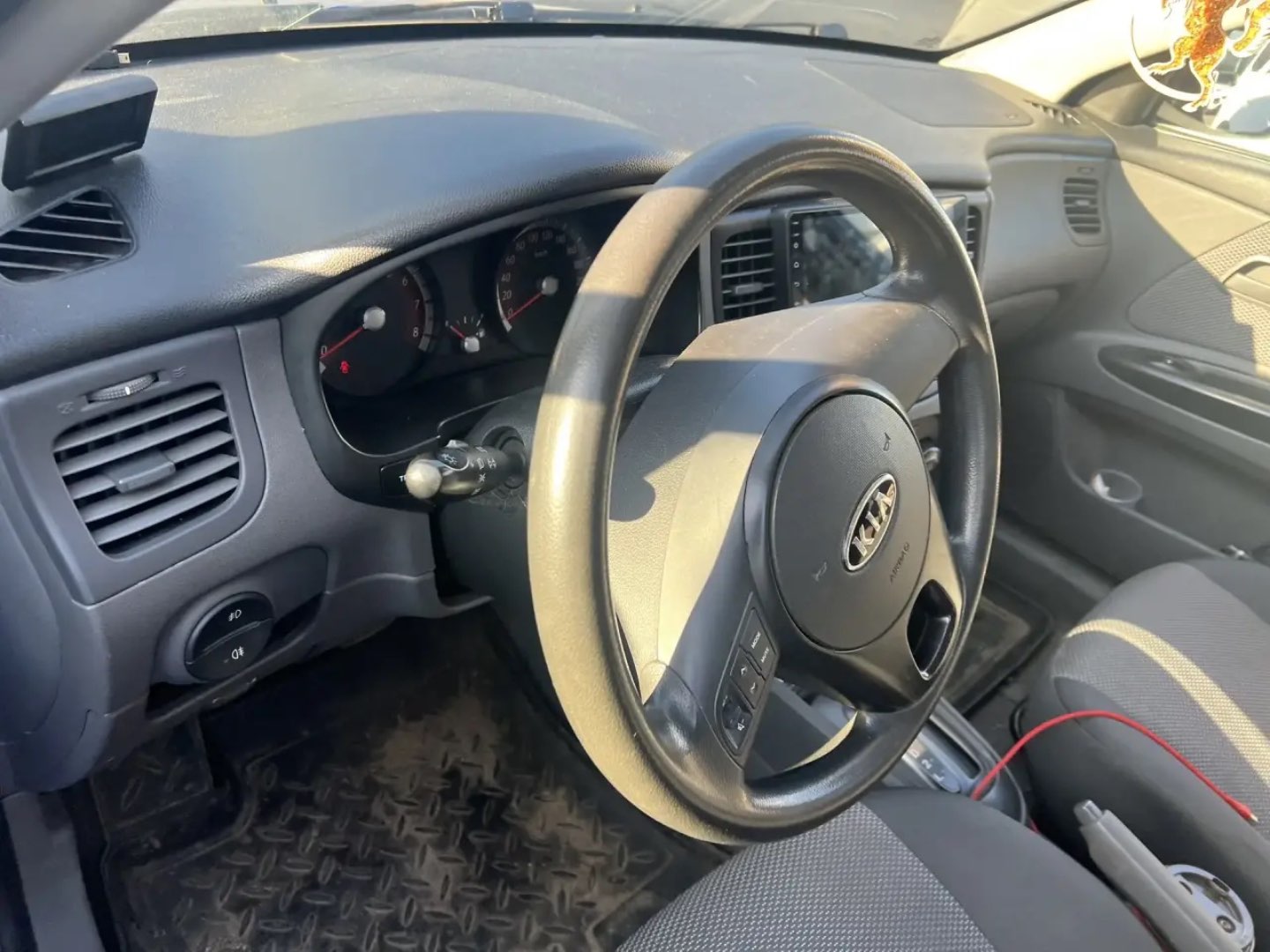 Kia Rio, 2010 — Салон