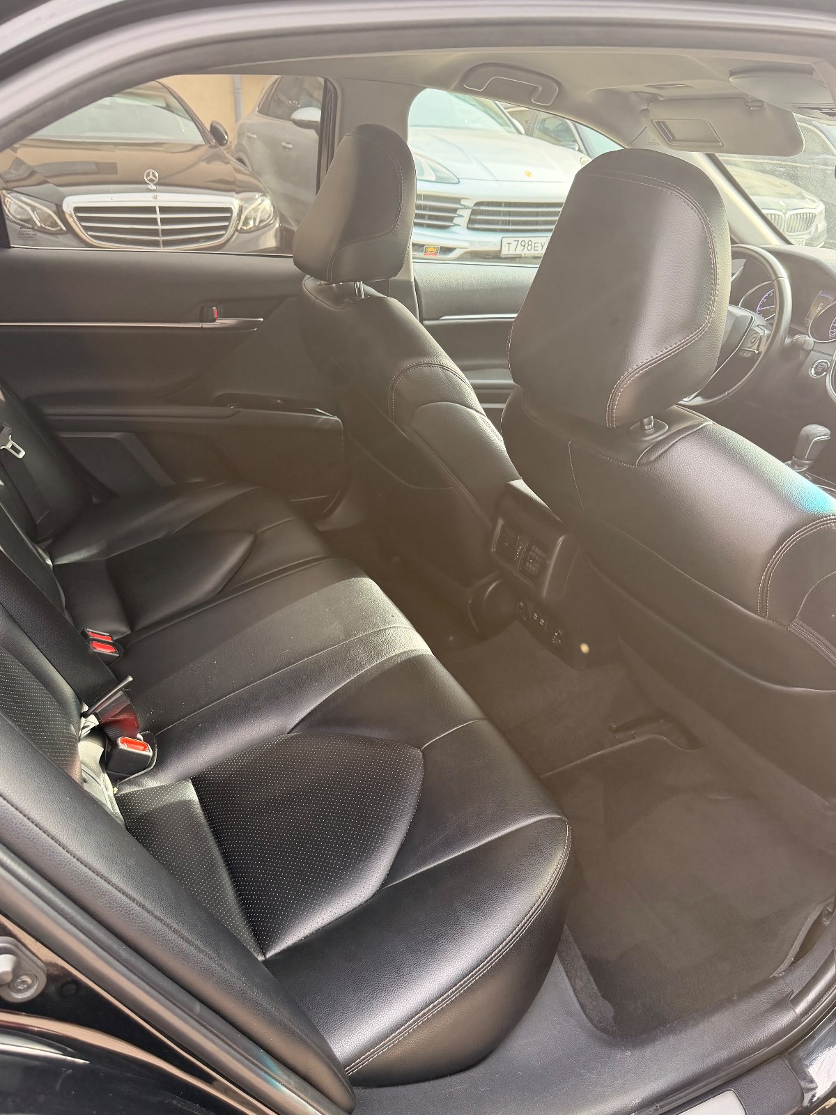 Toyota Camry, 2019 — Салон