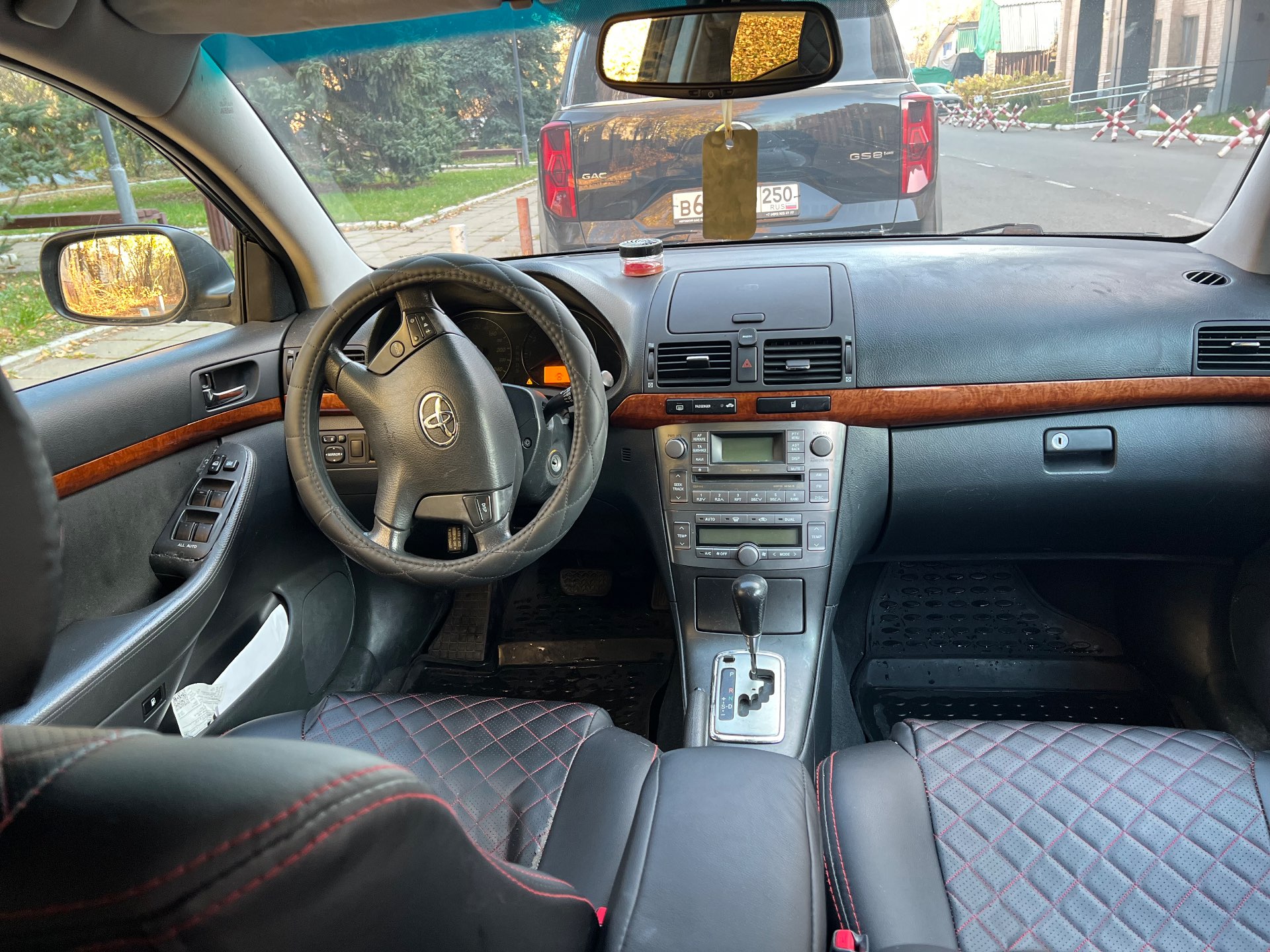 Toyota Avensis, 2008 — Салон
