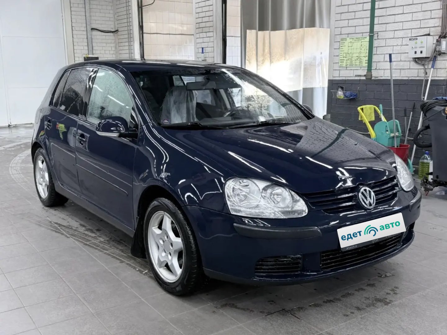 Volkswagen Golf, 2004 — обложка