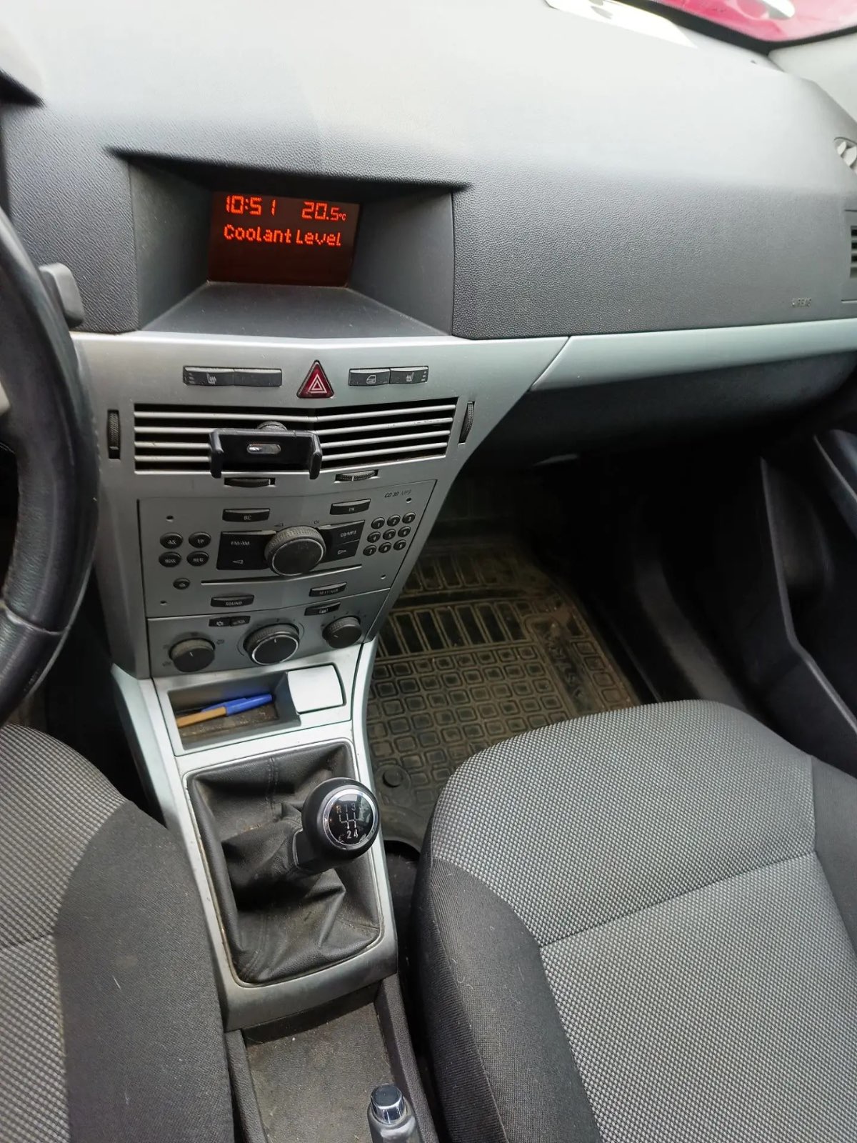 Opel Astra, 2011 — Салон