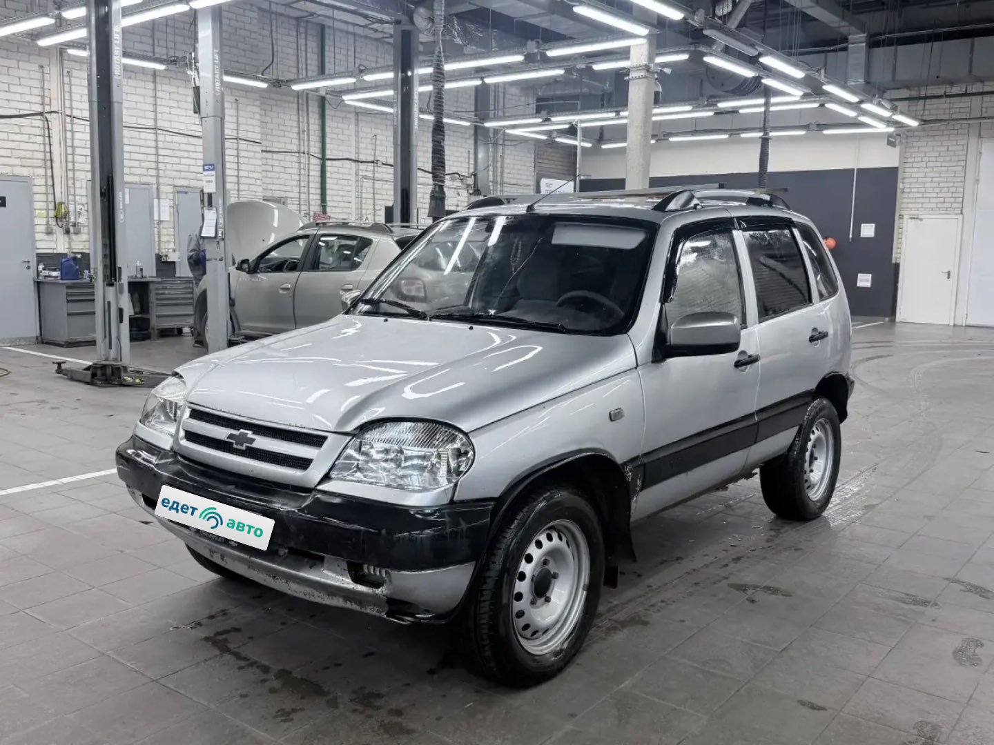 Chevrolet Niva, 2004 — Снаружи