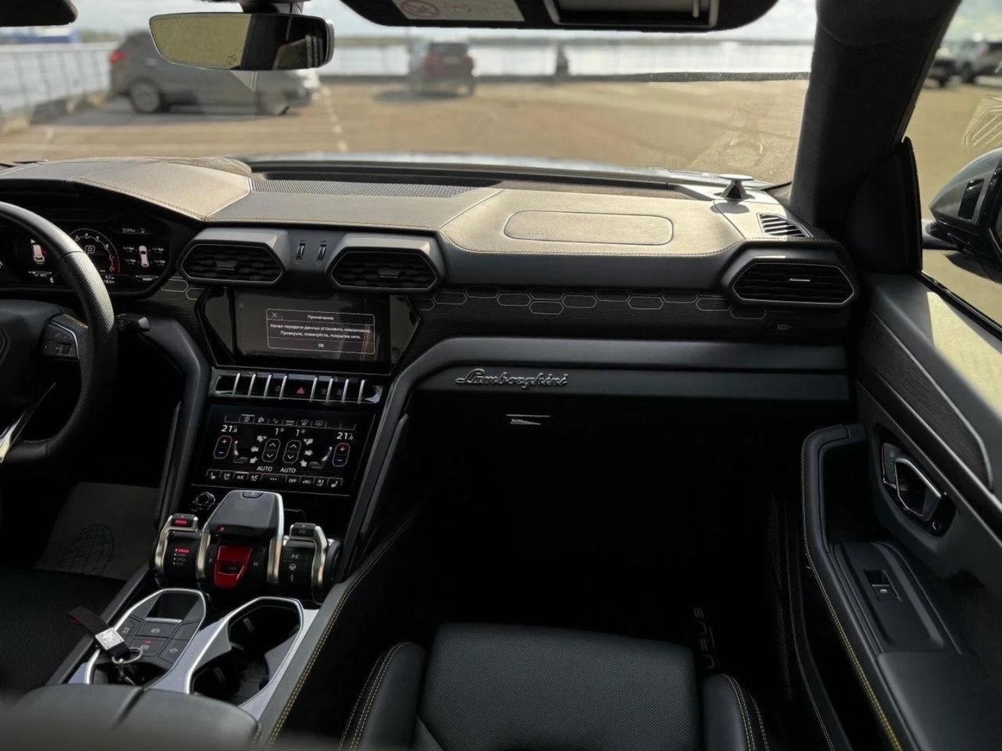 Lamborghini Urus, 2022 — Салон