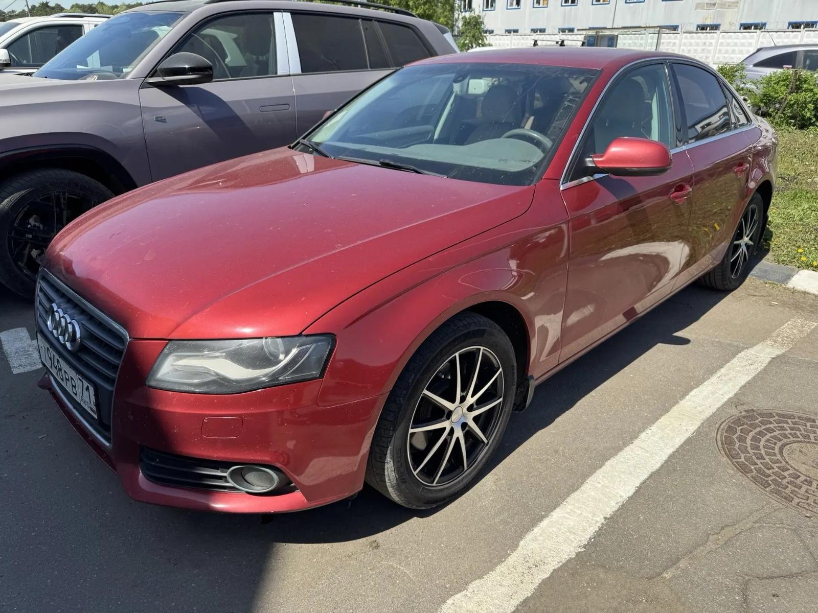 Audi A4, 2010 — обложка