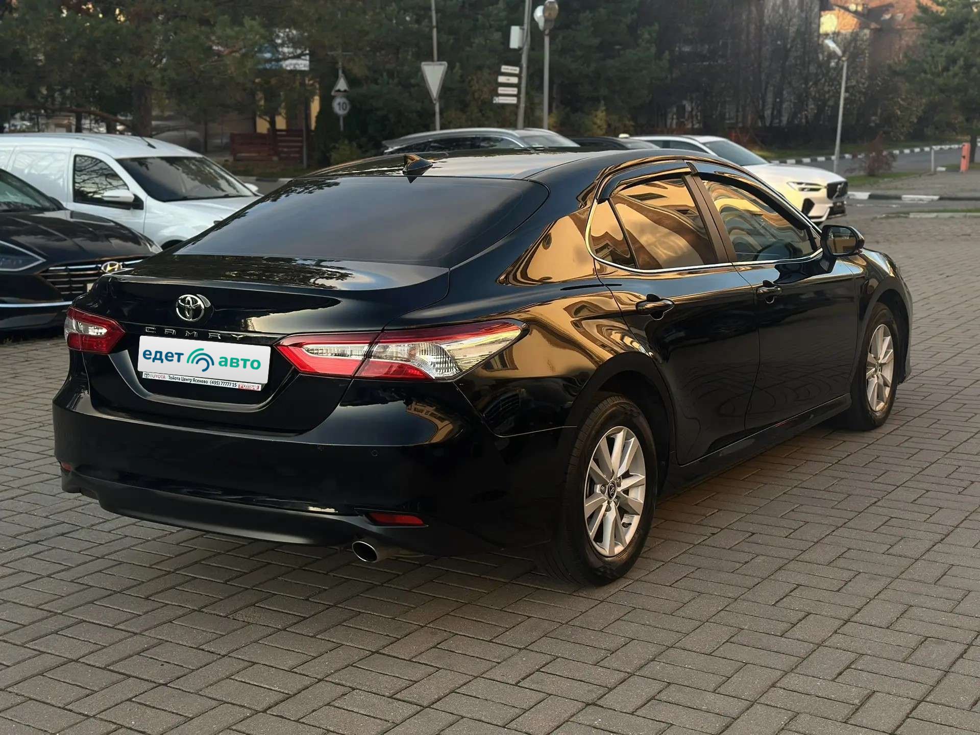 Toyota Camry, 2020 — Снаружи