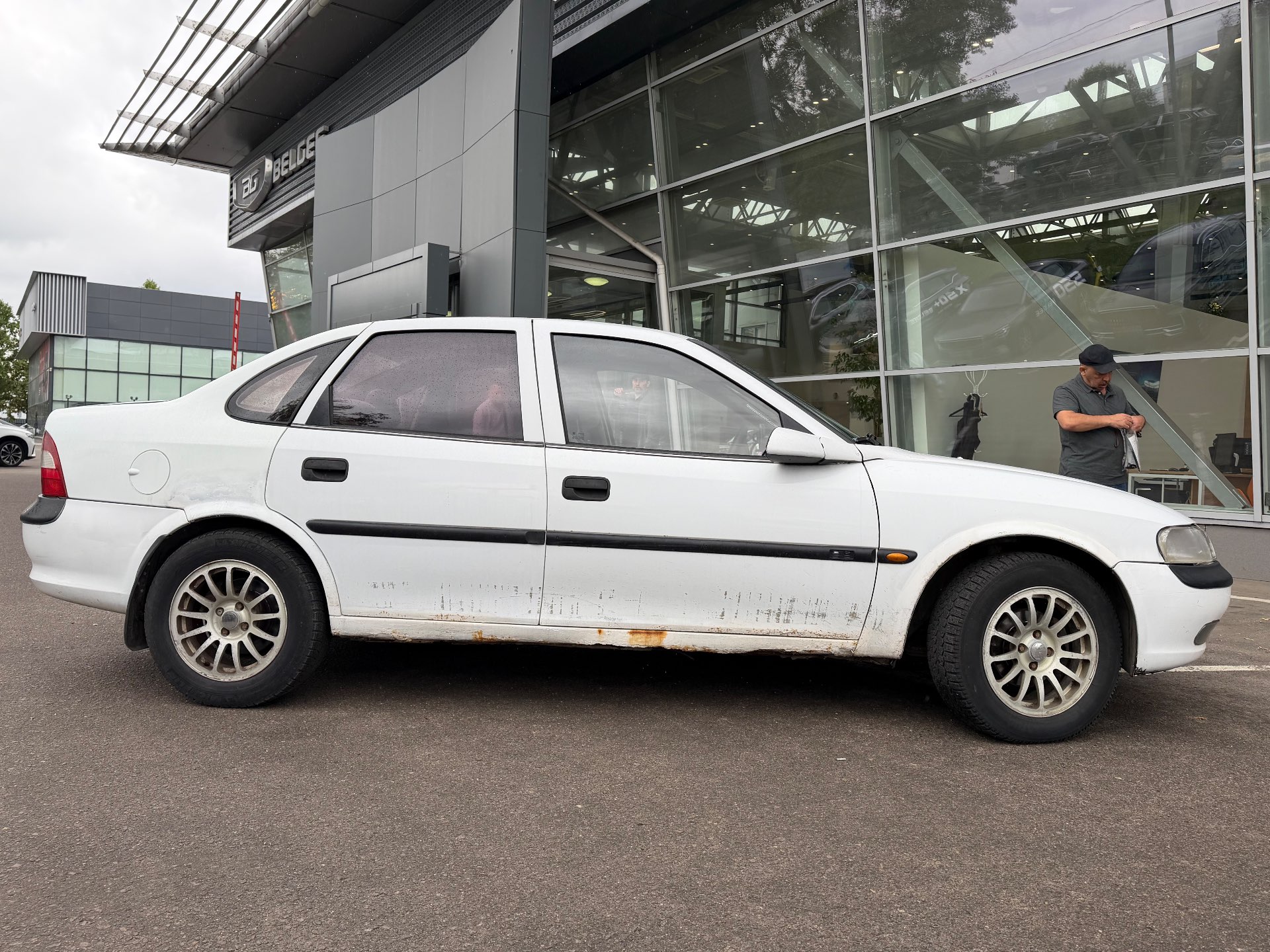 Opel Vectra, 1996 — Снаружи