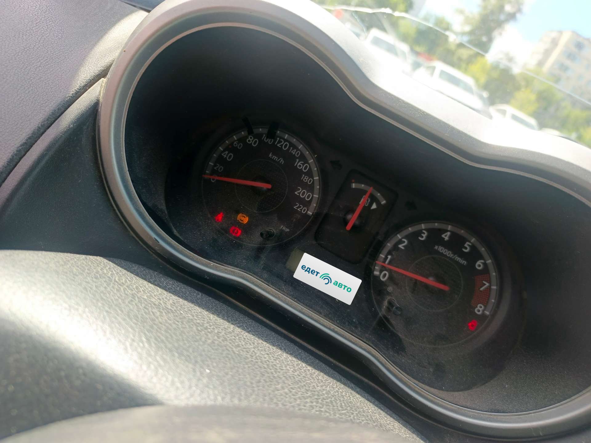 Nissan Note, 2006 — Салон