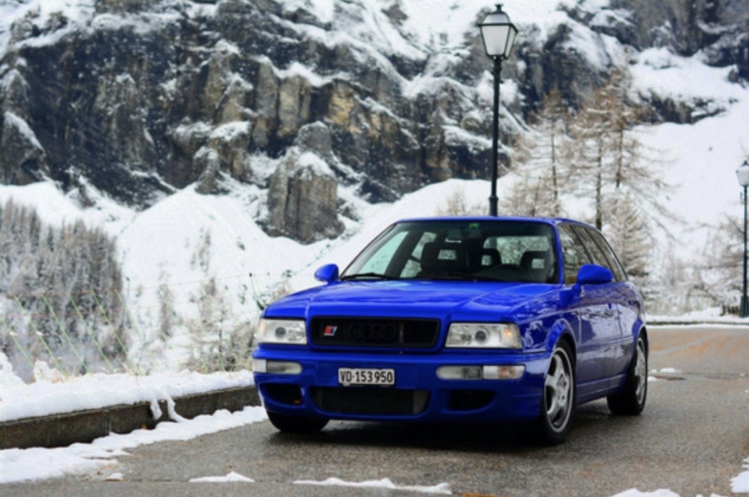 Гроза суперкаров AUDI RS2 Гроза суперкаров AUDI RS2