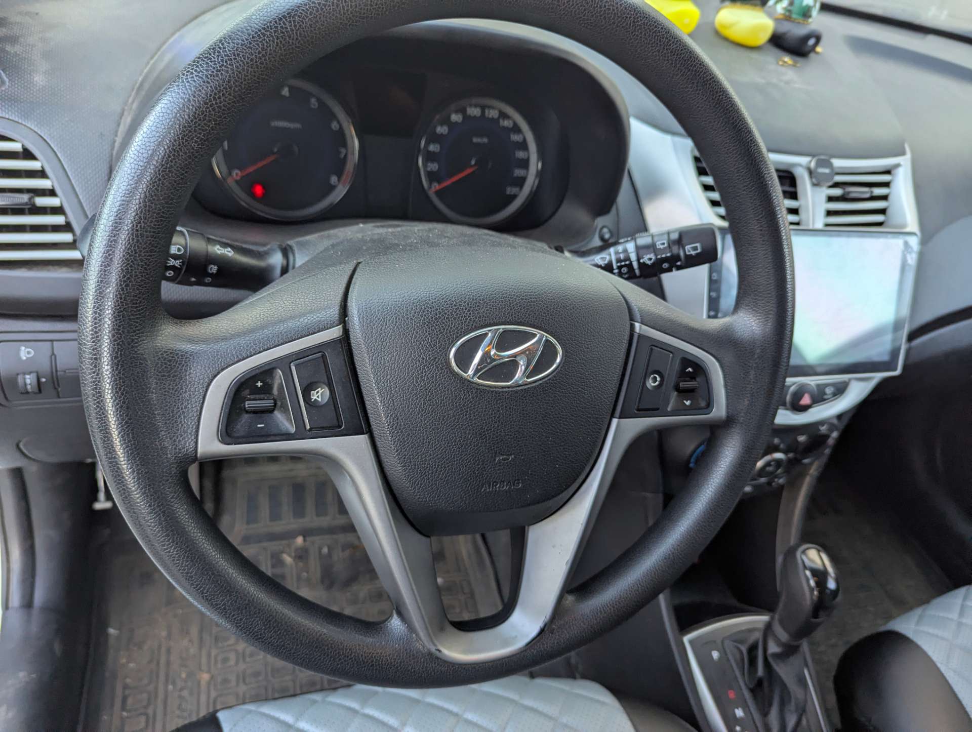 Hyundai Solaris, 2015 — Салон