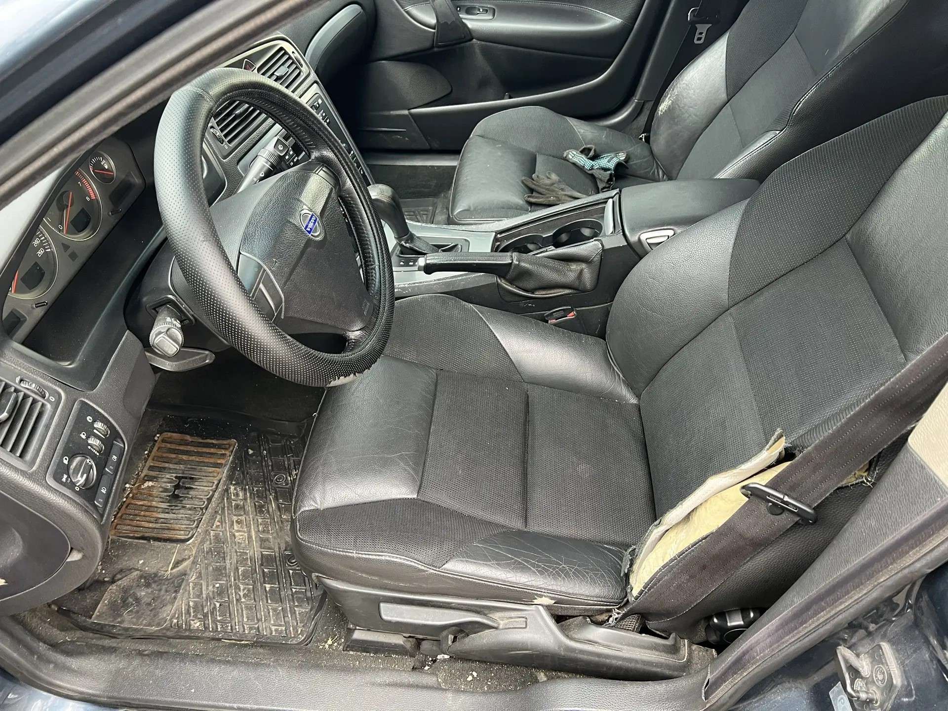 Volvo S60, 2004 — Салон