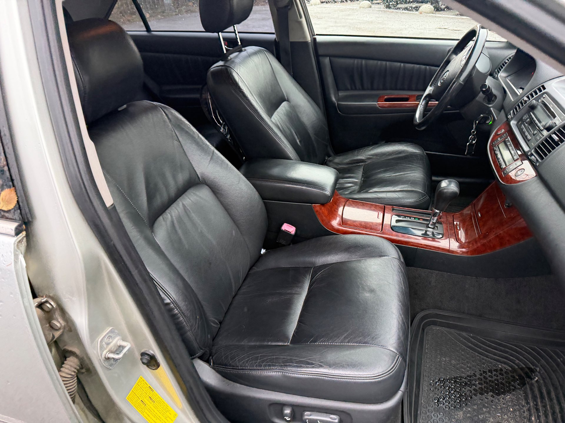 Toyota Camry, 2004 — Салон