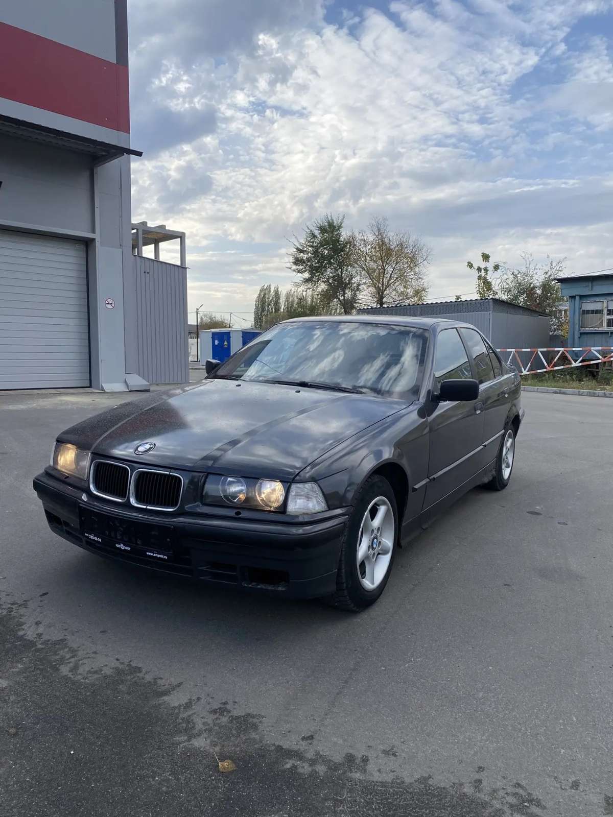 BMW 316I, 1992 — Снаружи