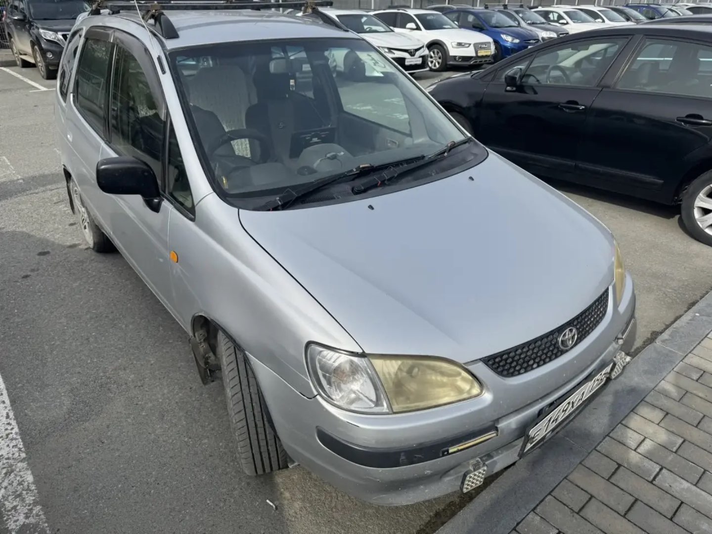 Toyota Corolla Spacio, 2000 — Снаружи