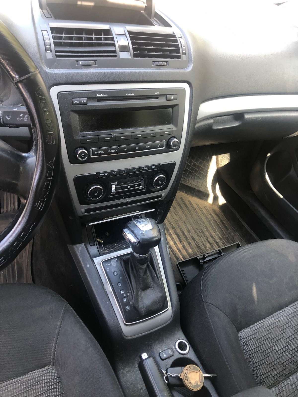 Skoda Octavia, 2012 — Салон