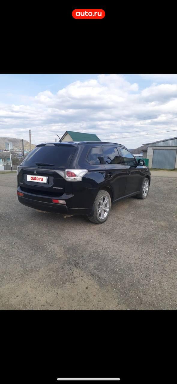 Mitsubishi Outlander 3 поколение 2013 — обложка