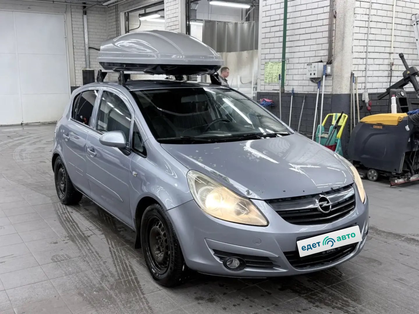 Opel Corsa, 2006 — обложка