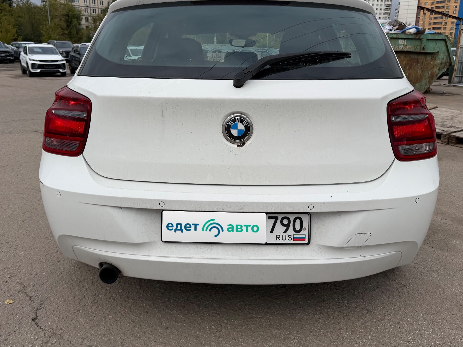 BMW 116I, 2012 — Снаружи