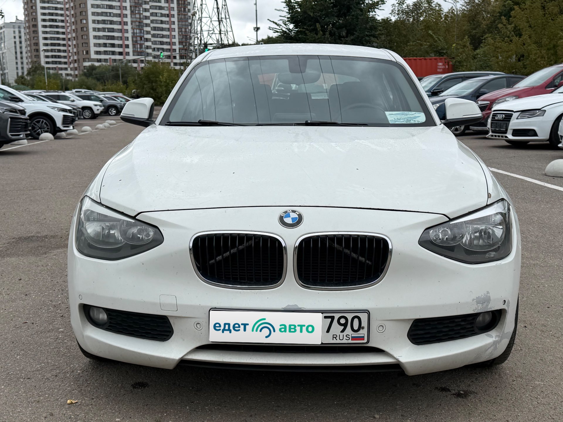 BMW 116I, 2012 — Снаружи