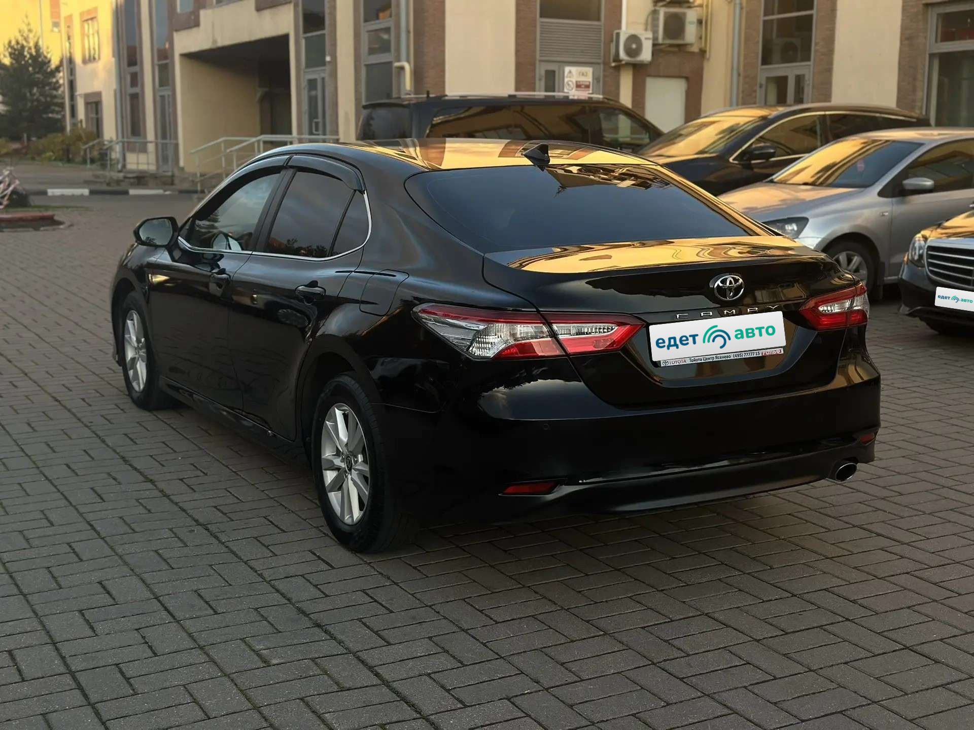 Toyota Camry, 2020 — Снаружи