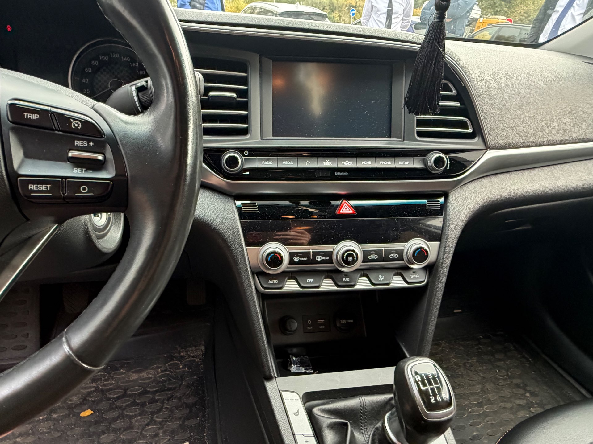 Hyundai Elantra, 2019 — Салон