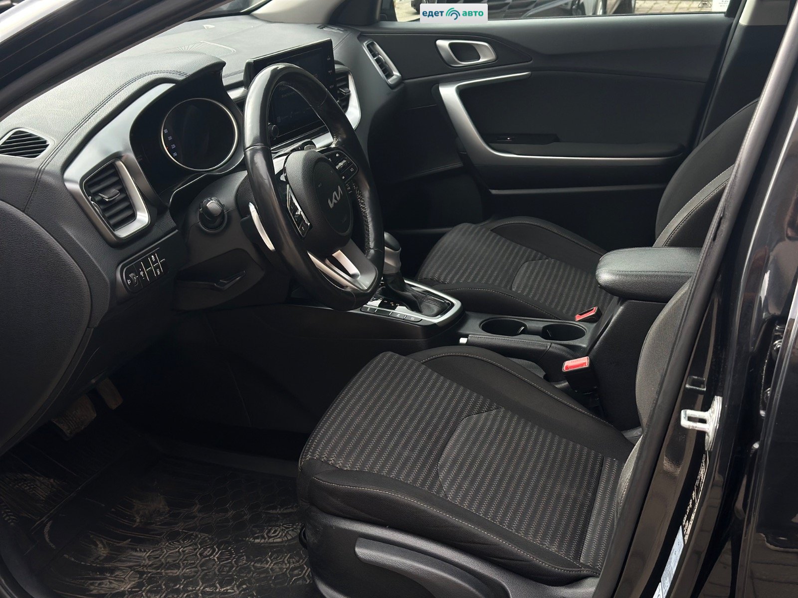 KIA CEE'D, 2022 — Все фото