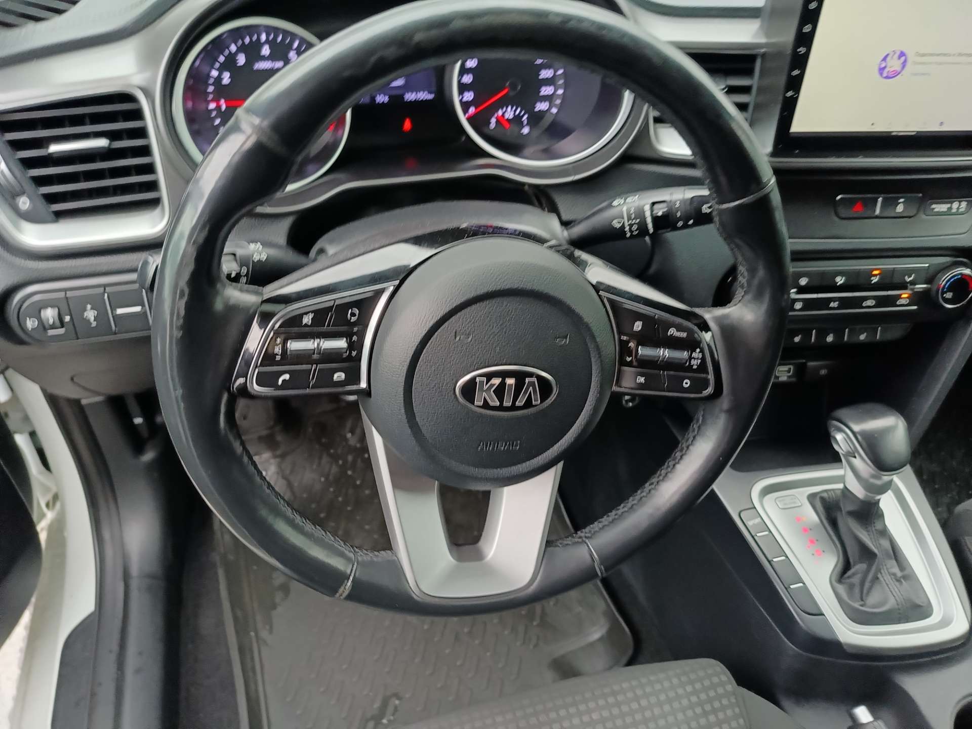 Kia CD (CEED), 2019 — Салон