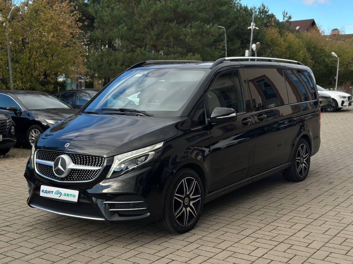 Mercedes-Benz V220D 4МАТIС, 2021 — обложка