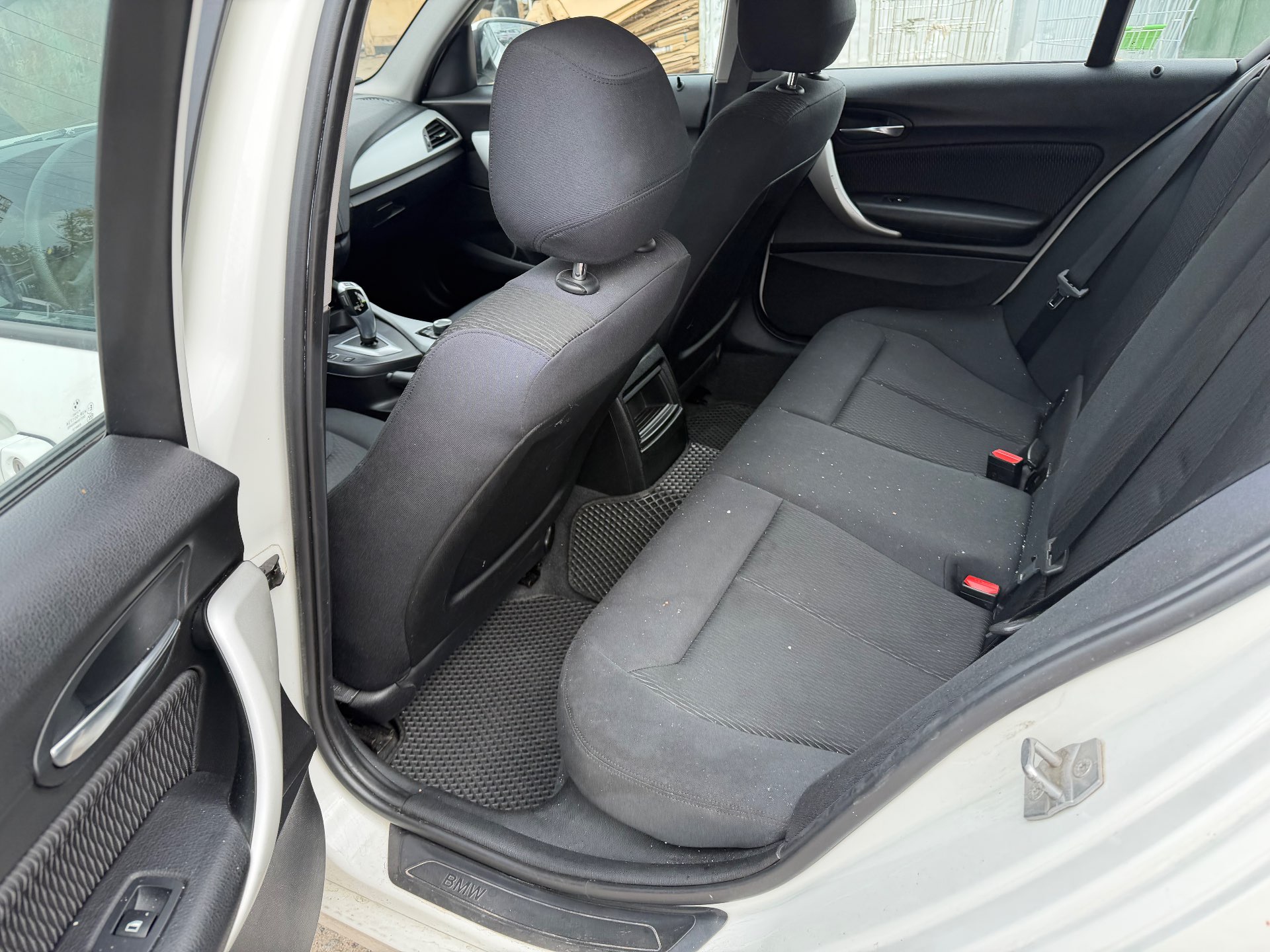 BMW 116I, 2012 — Салон