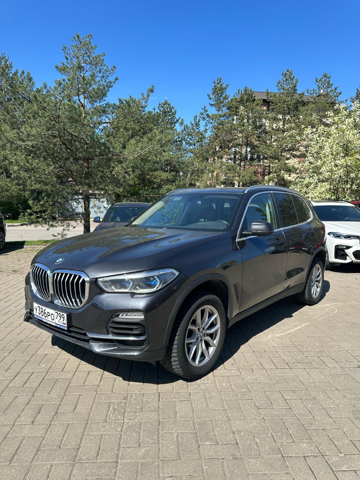 BMW X5 G05 2019 — обложка