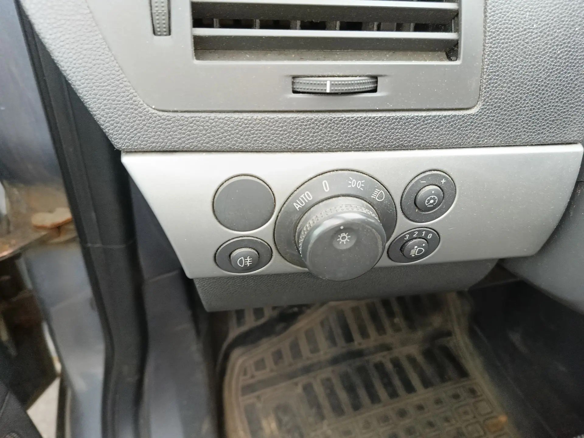 Opel Astra, 2011 — Салон